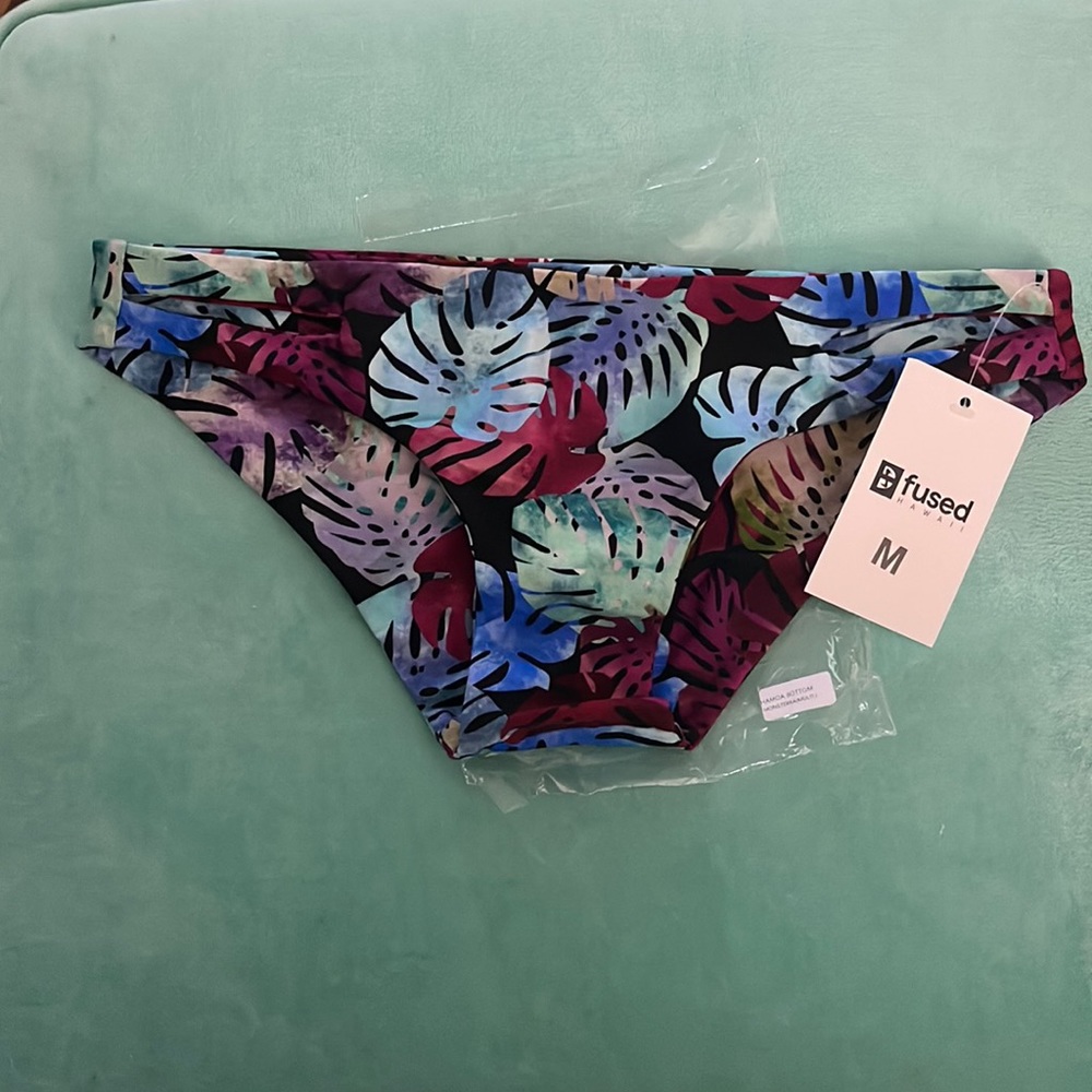 Fused Hawaii size medium hamoa bikini bottom.
